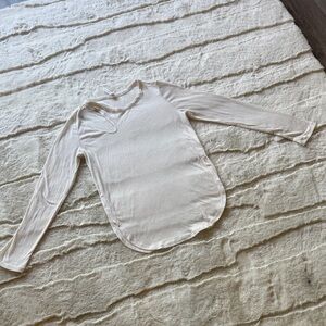 ALO Yoga Women's Long Sleeve Cream Ribbed Tee